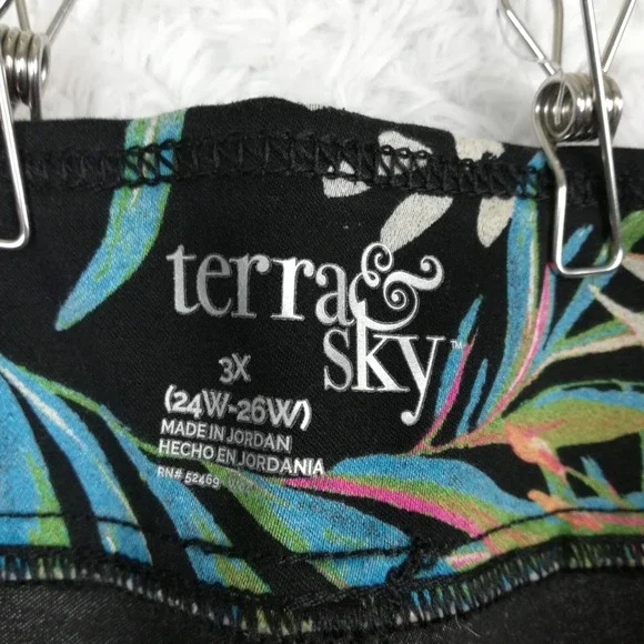 Terra & Sky Womens Pants Skinny Legging Crop Black‎ Tropical Pull On Plus 3X 24W - Picture 6 of 9